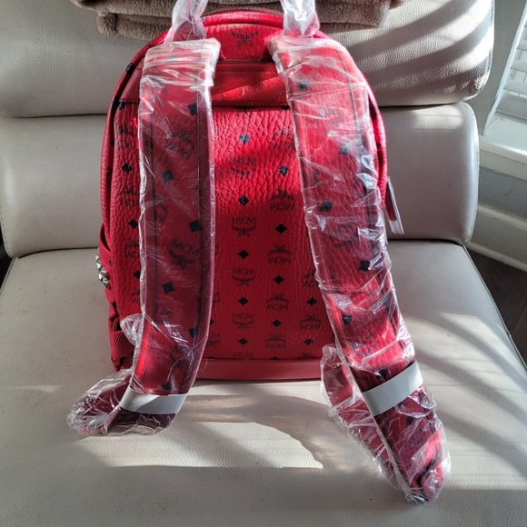 MCM Handpainted Custom Medium Backpack Red w/black monogram *Snoopy* - Picture 2 of 4